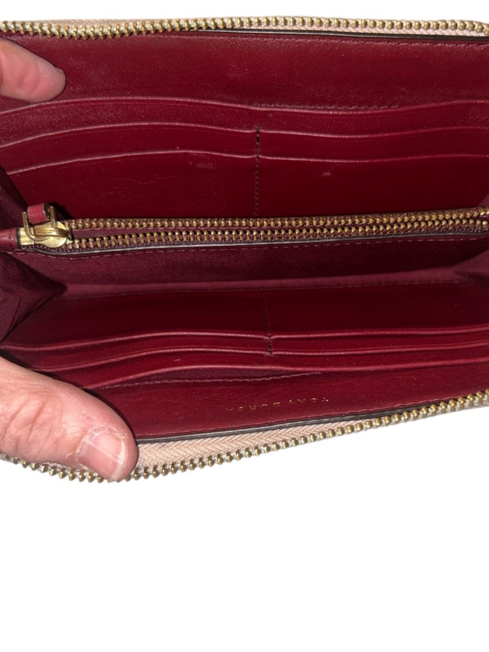 Tory Burch Robinson Zip Continental Wallet - Picture 5 of 5